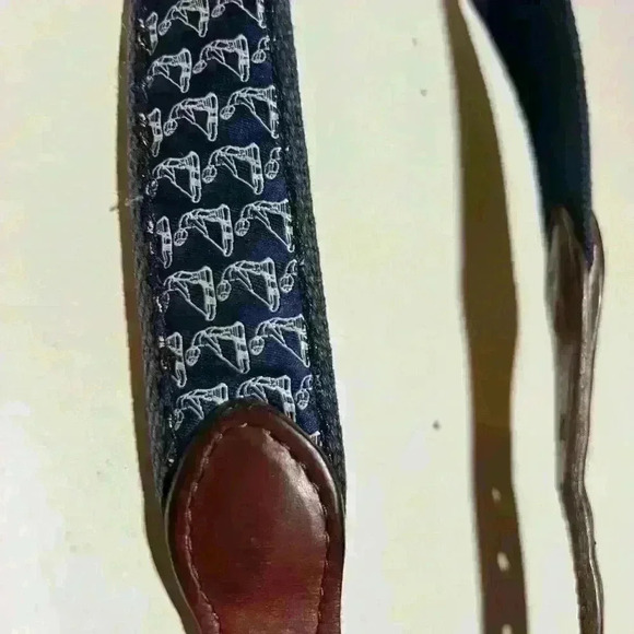 Boys Golf Belt Size 20 (5-6 year old) Leather Canvas Navy Golfer Brass Buckle - Picture 3 of 8